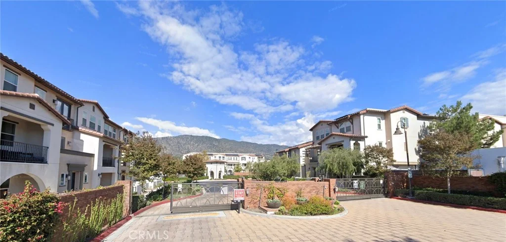 621 W Foothill Blvd, Glendora, CA 91741
