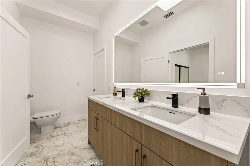 Additional image 42 of 1170 S Lucerne Blvd, Los Angeles, CA 90019