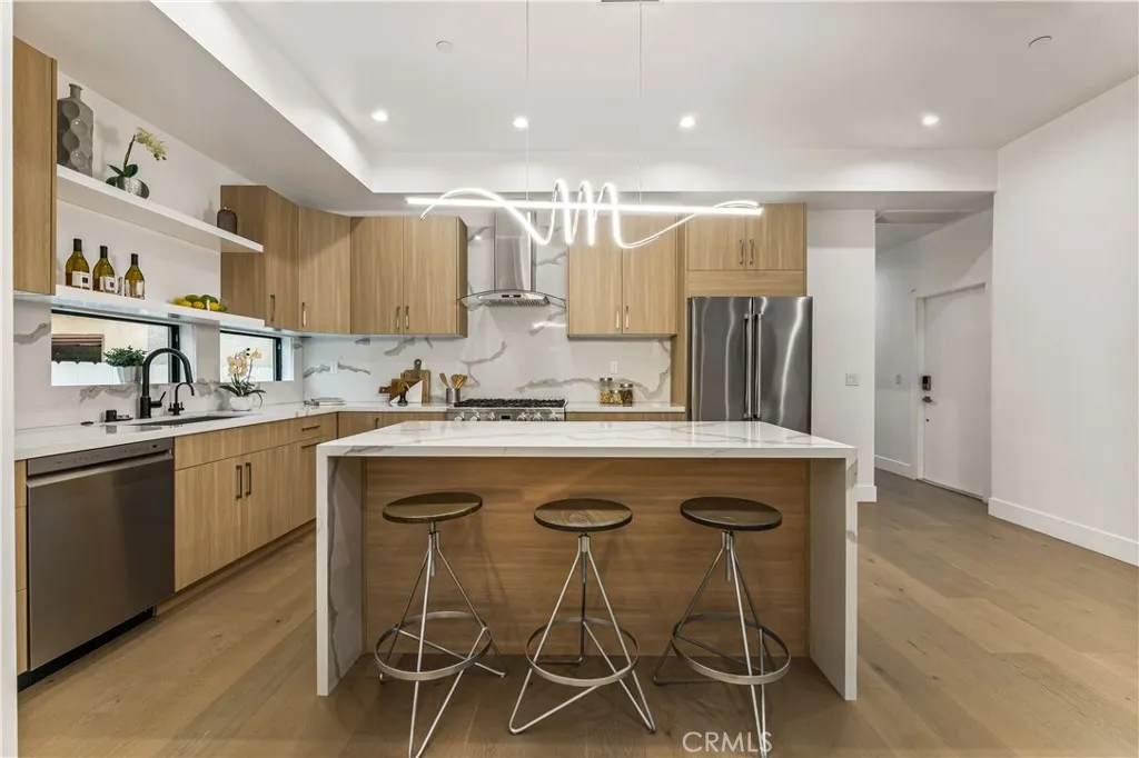 Additional image 20 of 1170 S Lucerne Blvd, Los Angeles, CA 90019