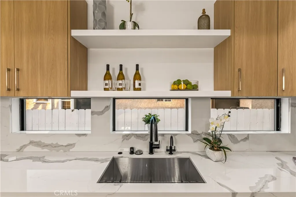 Additional image 66 of 1170 S Lucerne Blvd, Los Angeles, CA 90019