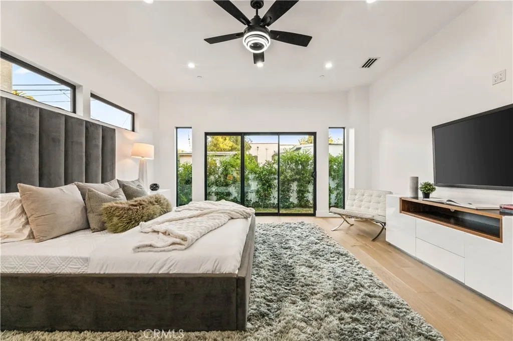 Additional image 74 of 1170 S Lucerne Blvd, Los Angeles, CA 90019