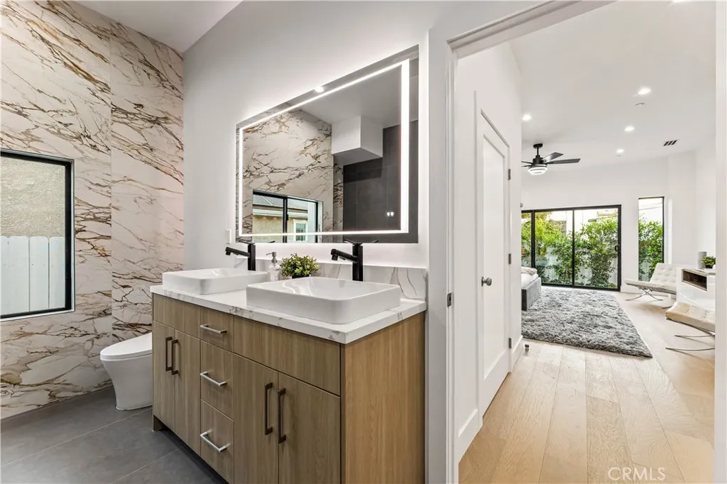 Additional image 31 of 1170 S Lucerne Blvd, Los Angeles, CA 90019