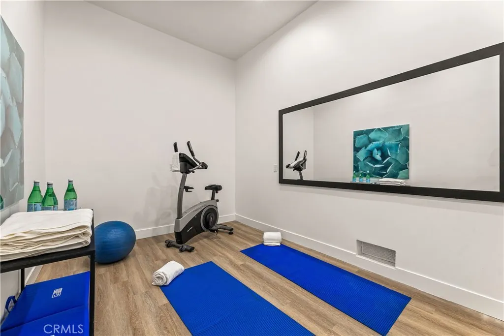 Additional image 93 of 1170 S Lucerne Blvd, Los Angeles, CA 90019