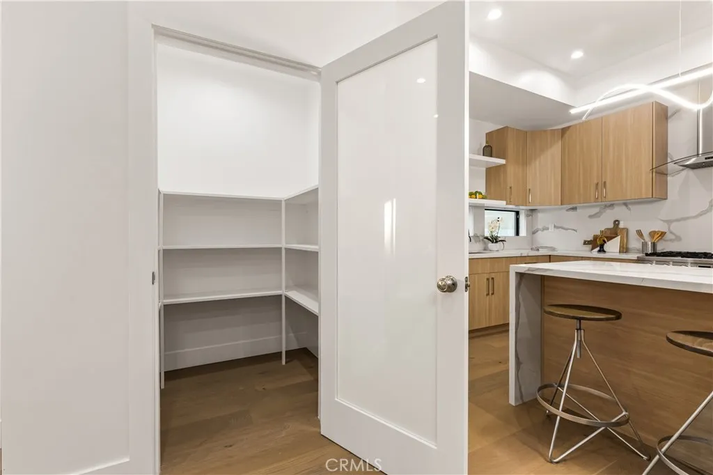 Additional image 71 of 1170 S Lucerne Blvd, Los Angeles, CA 90019