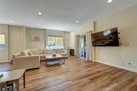 14105 Lemay Street Unit 4, Van Nuys, CA MLS: SR25066392