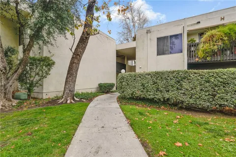 23515 Lyons Avenue Unit 188, Valencia, CA 91355 - MLS#: SR25023096