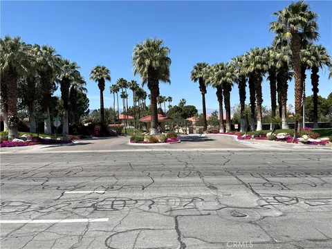2812 N Auburn Court Unit 201, Palm Springs, CA MLS: IV25075344