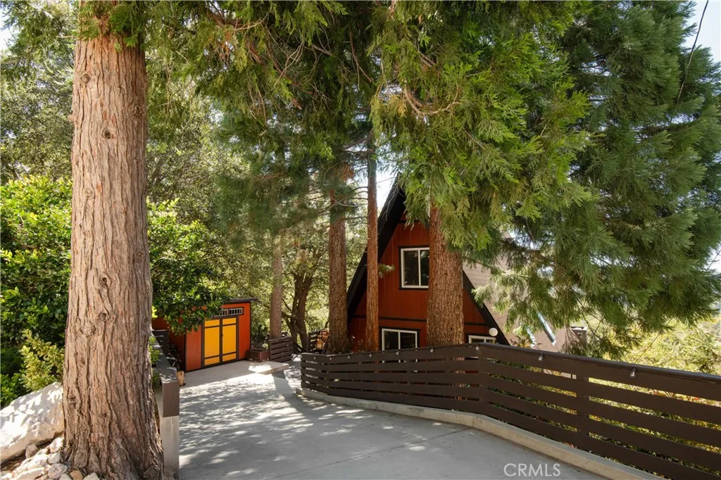 Additional image 3 of 26569 Amador Lane, Lake Arrowhead, CA 92352