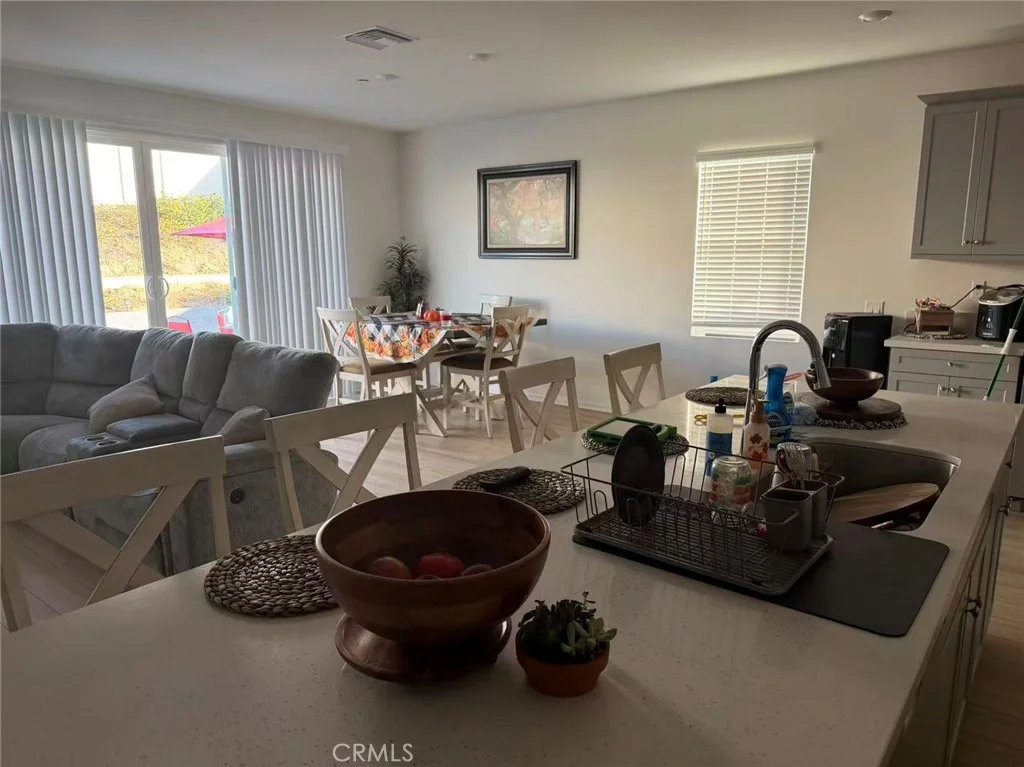 7568 Nectarsweet Dr, Riverside, CA 92507 photo 5