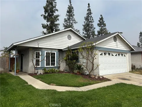 15957 Randall Avenue Unit 34, Fontana, CA MLS: CV25097481