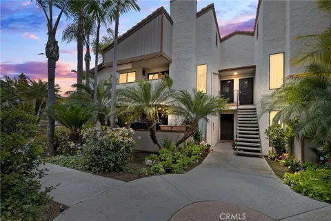 110 N 2nd Avenue Unit 17, Chula Vista, CA MLS: SW25072667