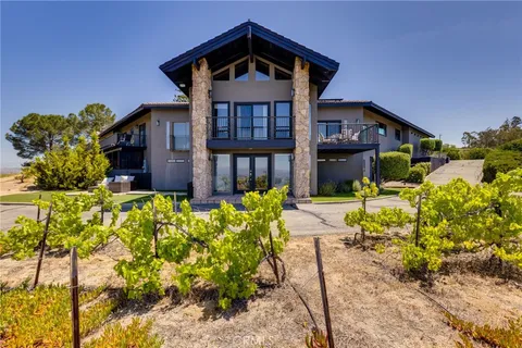 Property image for 38270 Calaveras Road, Temecula, CA 92592