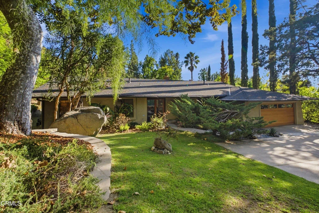3616 E Chevy Chase Drive, Glendale, CA 91206 photo 2