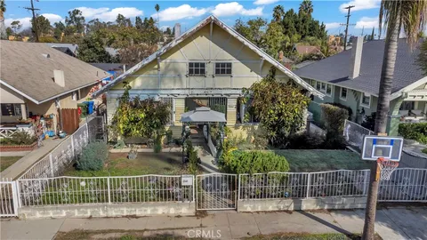 2041 W 29th Place, Los Angeles, CA 90018 - MLS#: DW25036360