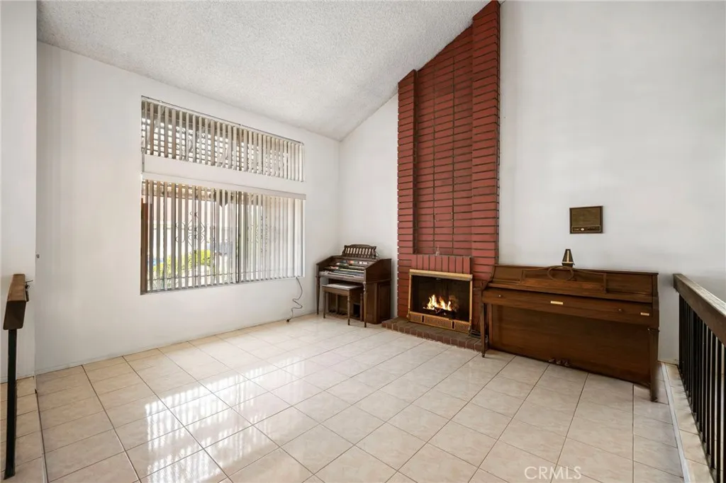 Additional image 11 of 818 W 213th Street, Torrance, CA 90502