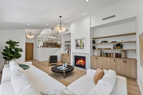 3947 Sumac Drive, Sherman Oaks, CA MLS: PW25078338