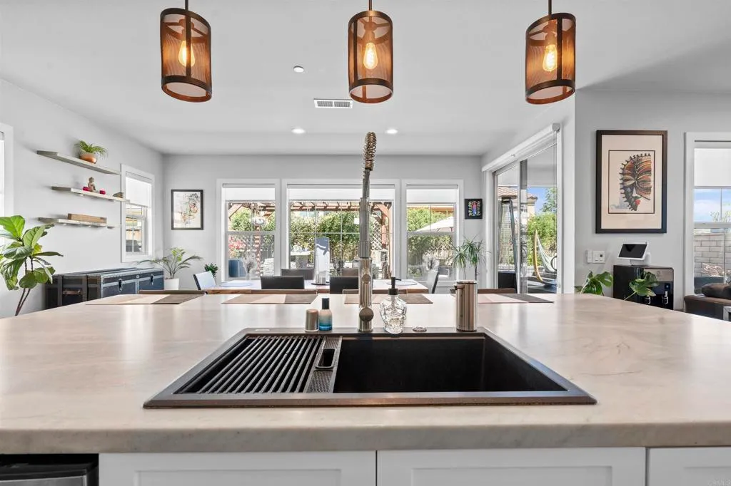 Additional image 5 of 1247 Corte Mendi, Chula Vista, CA 91911