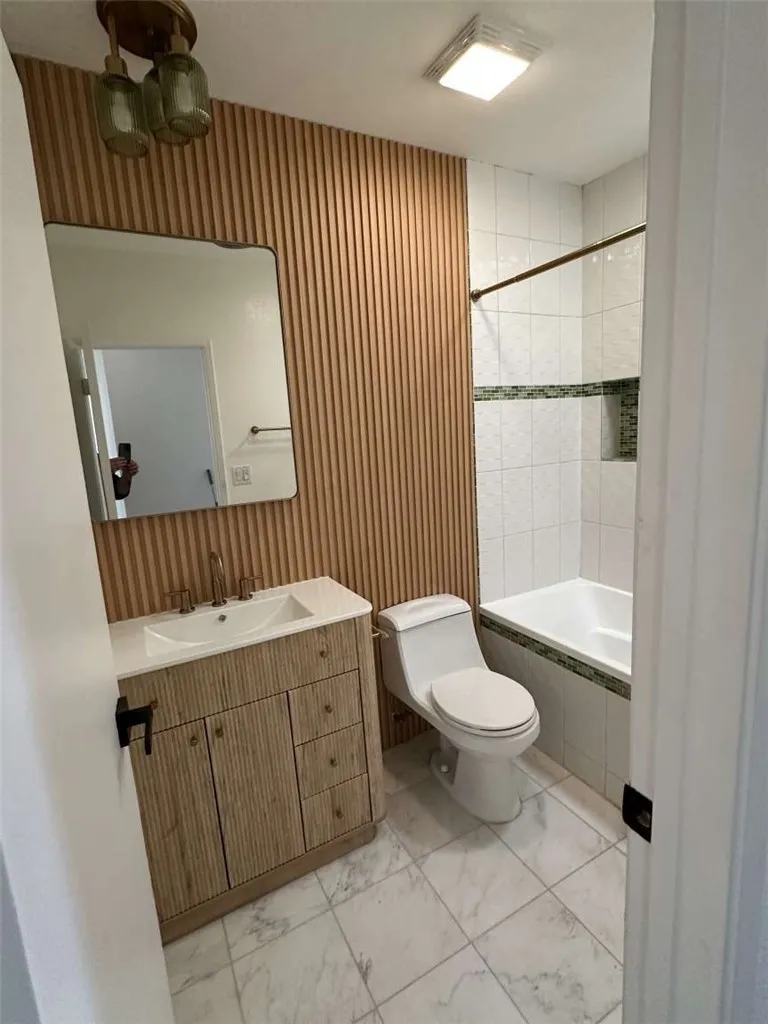 Additional image 28 of 36 Breeze Avenue Unit 4, Venice, CA 90291