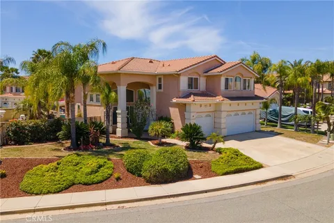 16 Corte Montena, Lake Elsinore, CA MLS: SW25087687