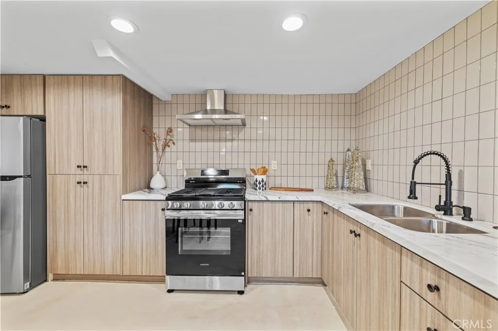 Additional image 136 of 525 Nolden St, Los Angeles, CA 90042