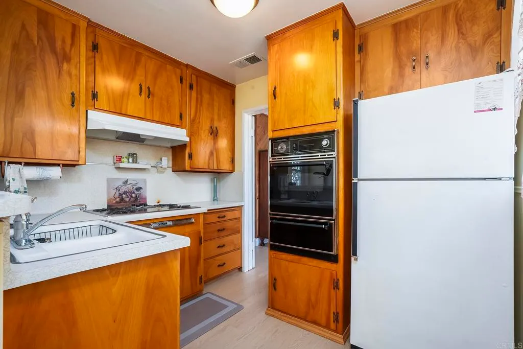 Additional image 30 of 2726 Comstock St, San Diego, CA 92111