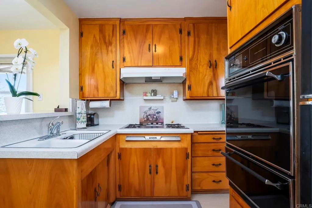 Additional image 35 of 2726 Comstock St, San Diego, CA 92111