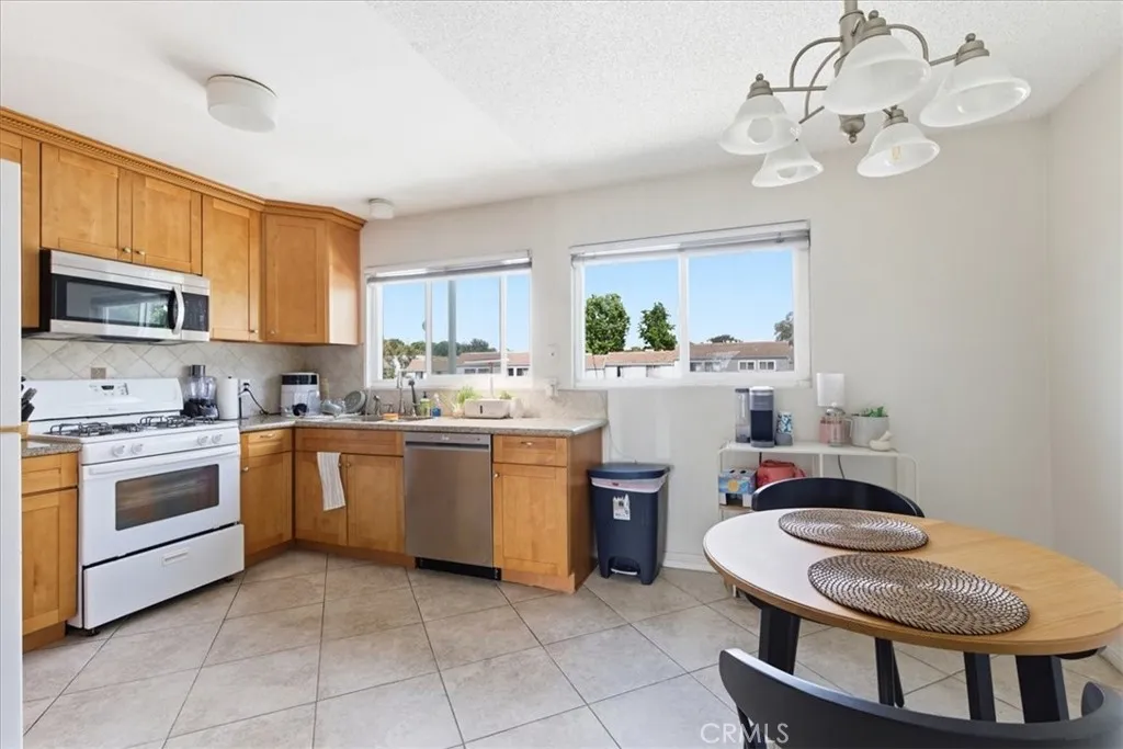 Additional image 36 of 44 Fallbrook, Irvine, CA 92604