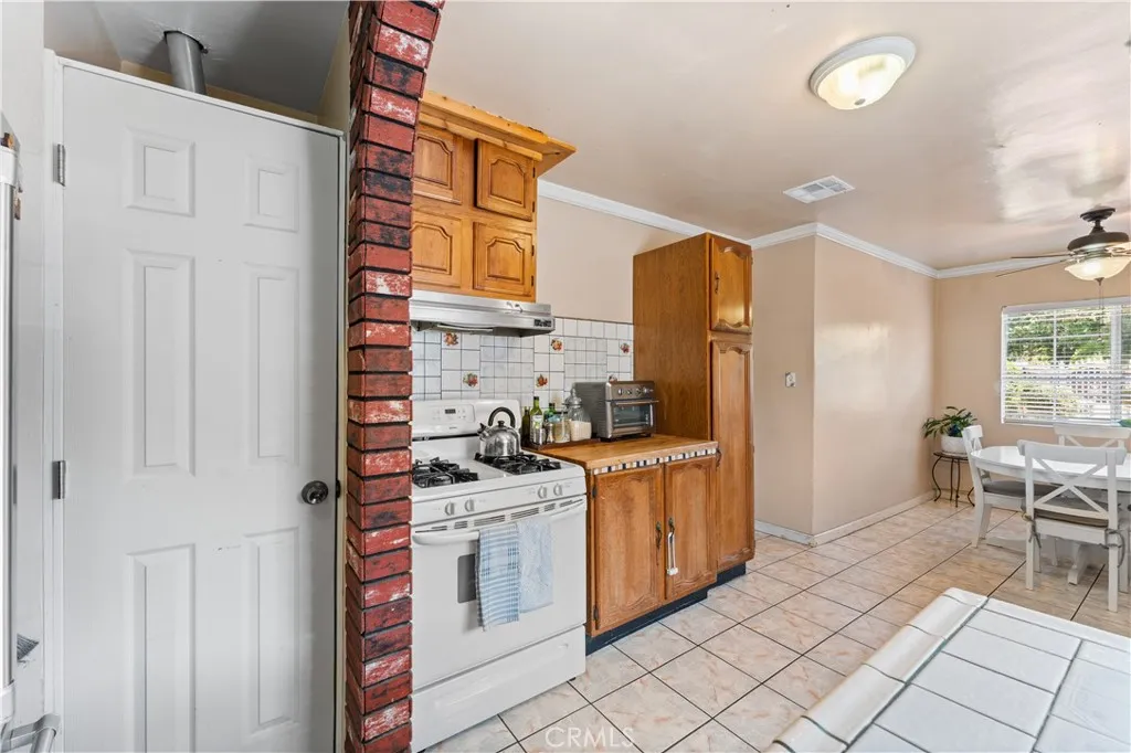Additional image 9 of 13007 Glenoaks Boulevard, Sylmar, CA 91342