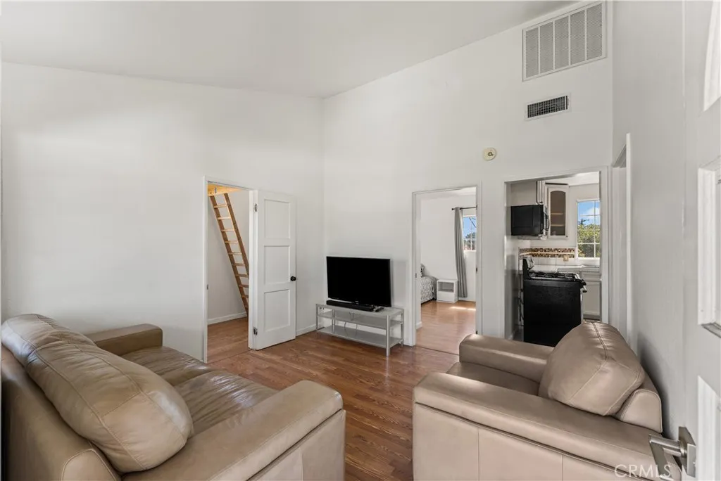 Additional image 126 of 13007 Glenoaks Boulevard, Sylmar, CA 91342