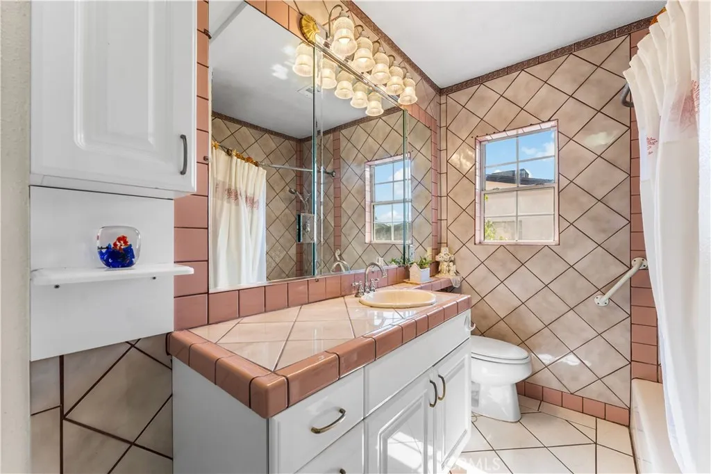 Additional image 96 of 13007 Glenoaks Boulevard, Sylmar, CA 91342