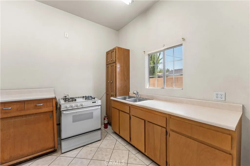 Additional image 141 of 13007 Glenoaks Boulevard, Sylmar, CA 91342
