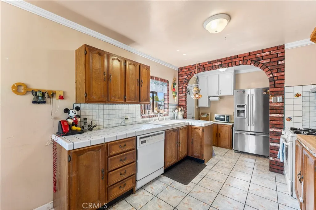 Additional image 7 of 13007 Glenoaks Boulevard, Sylmar, CA 91342
