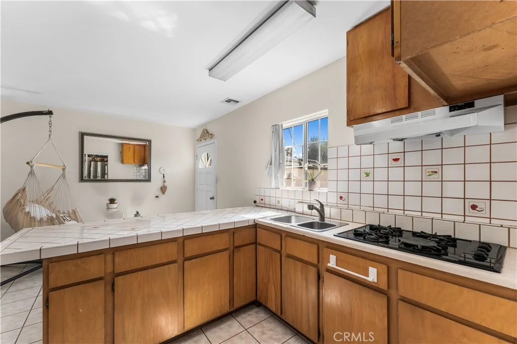 Additional image 113 of 13007 Glenoaks Boulevard, Sylmar, CA 91342