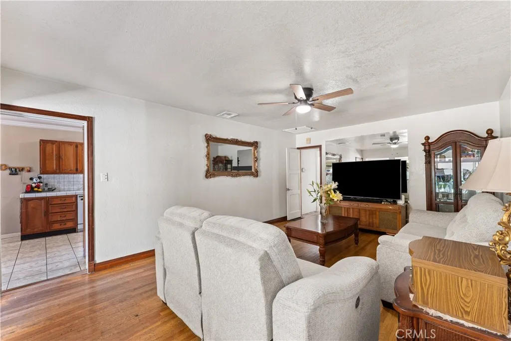 Additional image 87 of 13007 Glenoaks Boulevard, Sylmar, CA 91342