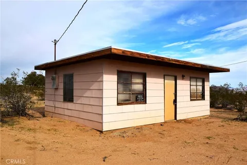 57129 Pine Street, Landers, CA MLS: JT25040934