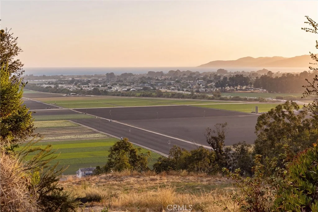 4 Castle Bluff Road, Arroyo Grande, CA 93420