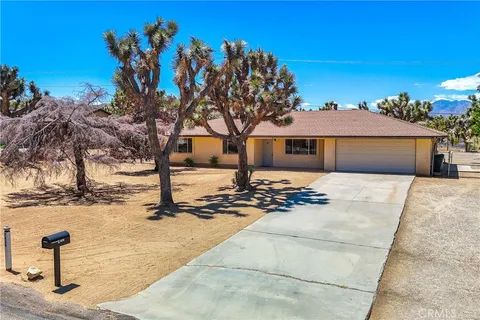 7930 Palm Avenue, Yucca Valley, CA 92284 - MLS#: JT24096047