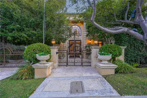 1700 Green Acres Drive, Beverly Hills, CA MLS: AR25022381