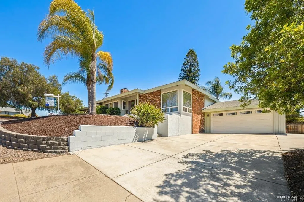 10065 Estrella Drive, La Mesa, CA 91941