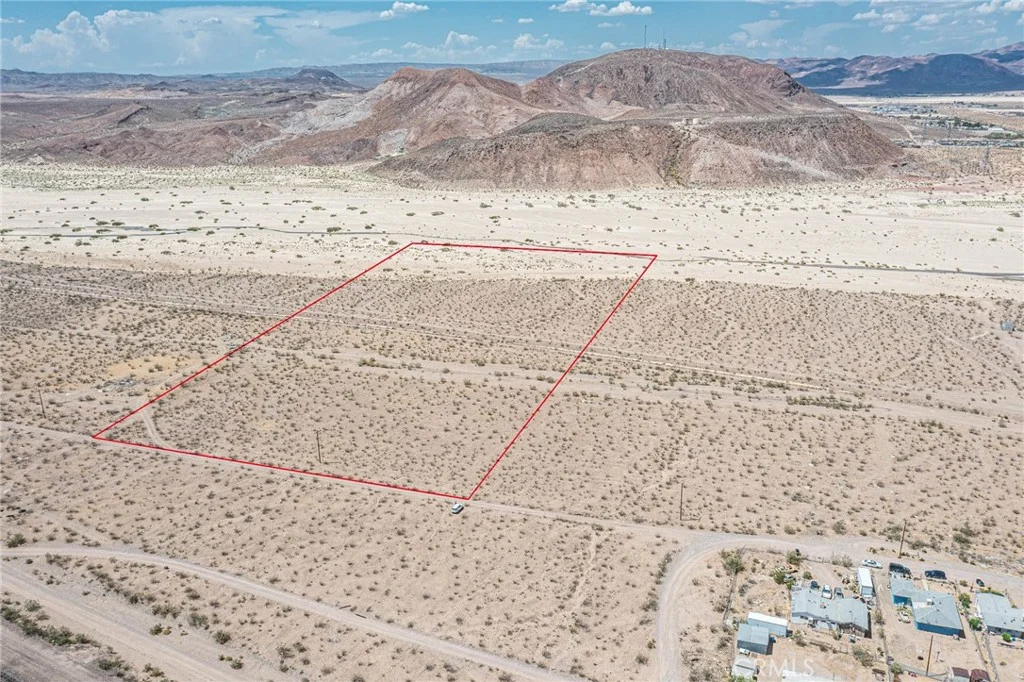 Mojave Road, Daggett, CA 92327 photo 2
