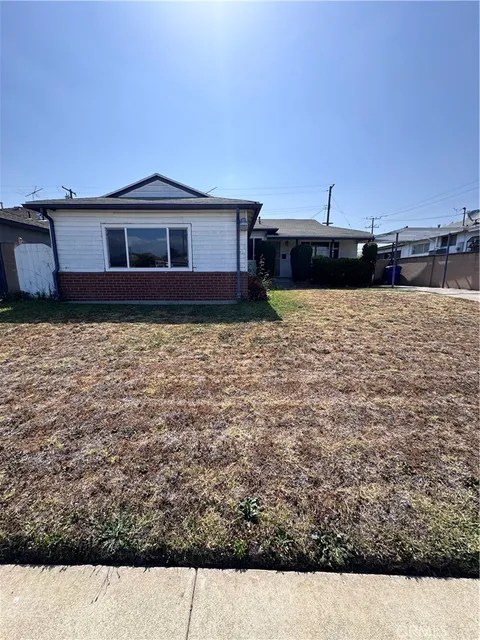 15407 S Visalia Avenue, Compton, CA MLS: TR25103941