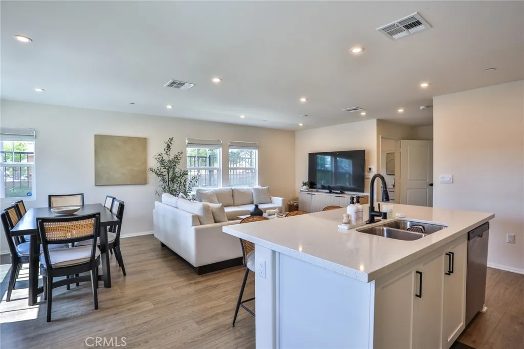 Additional image 13 of 6392 Sierra Vista Ln Unit 5, Fontana, CA 92336