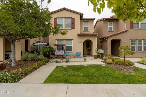 3027 N Oxnard Boulevard, Oxnard, CA MLS: V1-28976