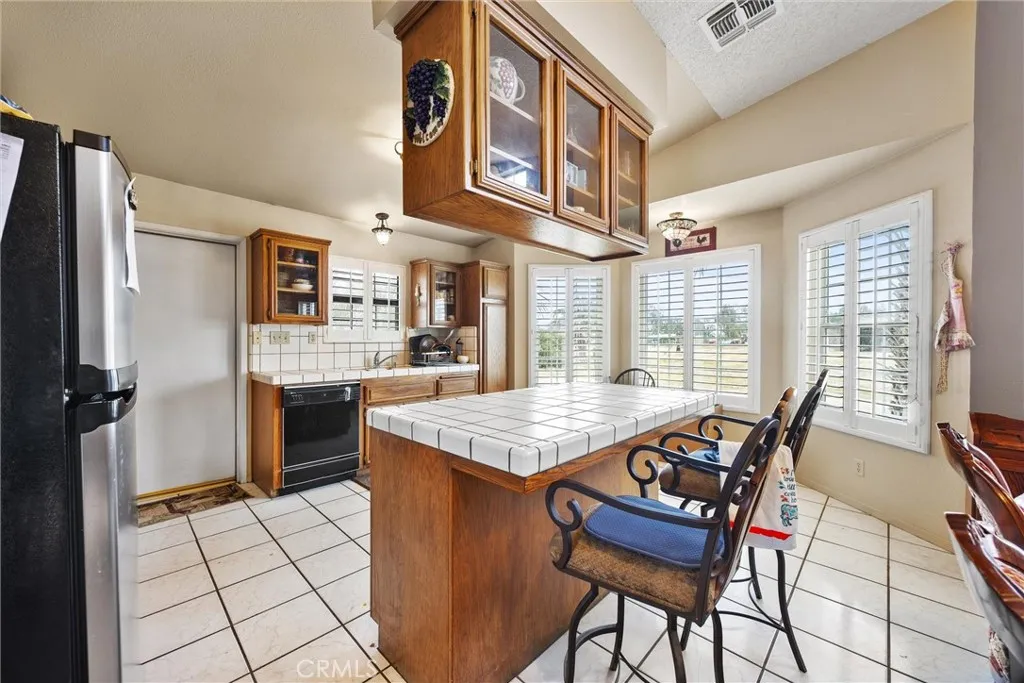 Additional image 50 of 5504 E White Lane, Bakersfield, CA 93307