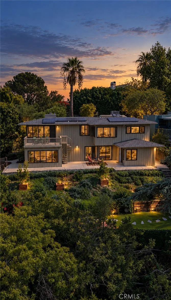 13201 Cheltenham Dr, Sherman Oaks, CA 91423