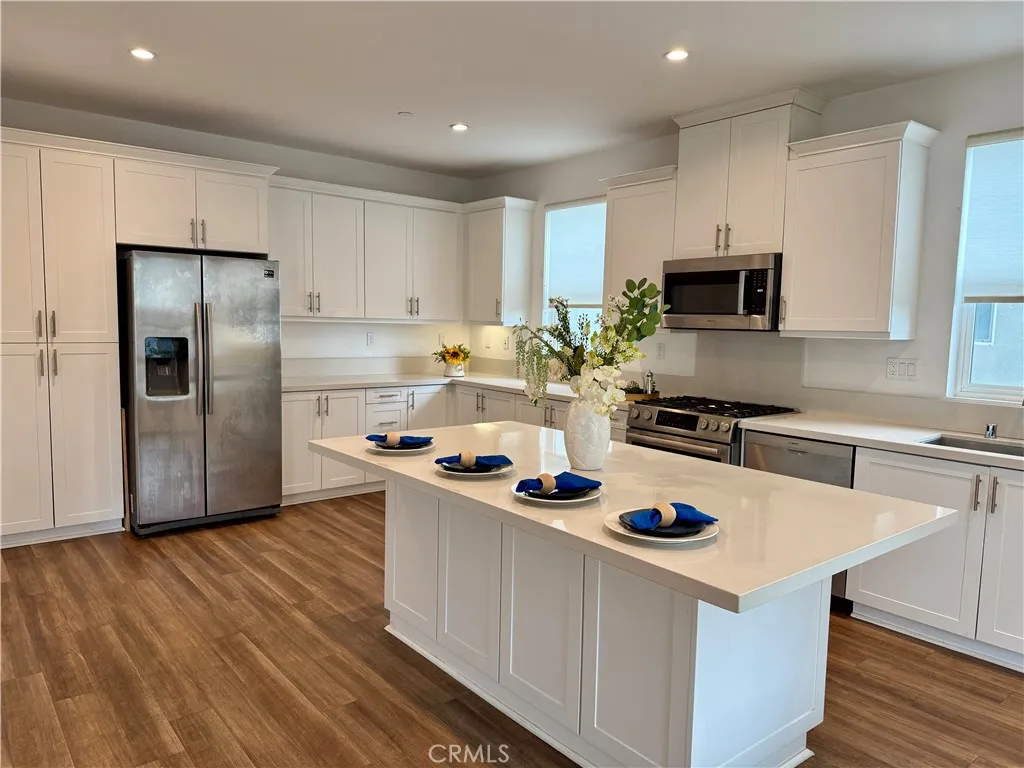 2236 Synergy, Irvine, CA 92614