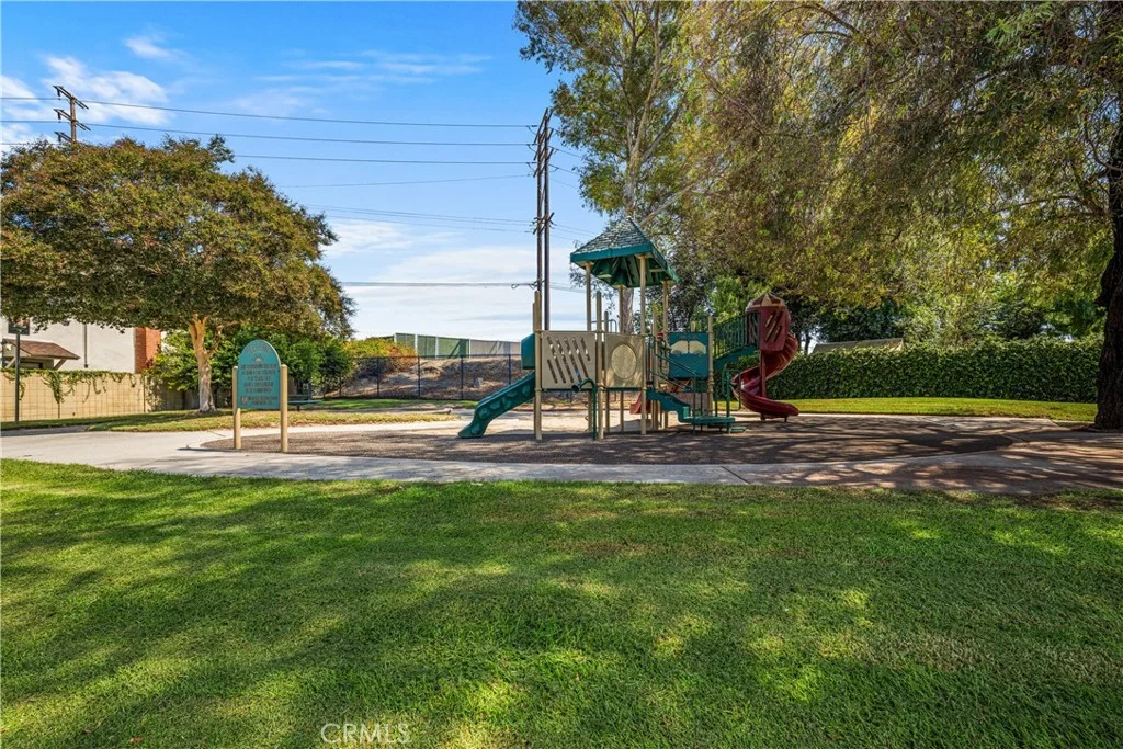3261 Lilly Avenue, Long Beach, CA 90808