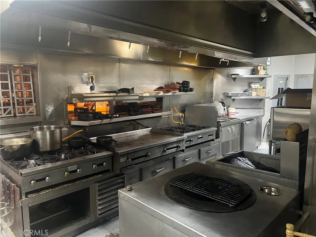 Additional image 13 of 965 W Foothill Blvd, Upland, CA 91786