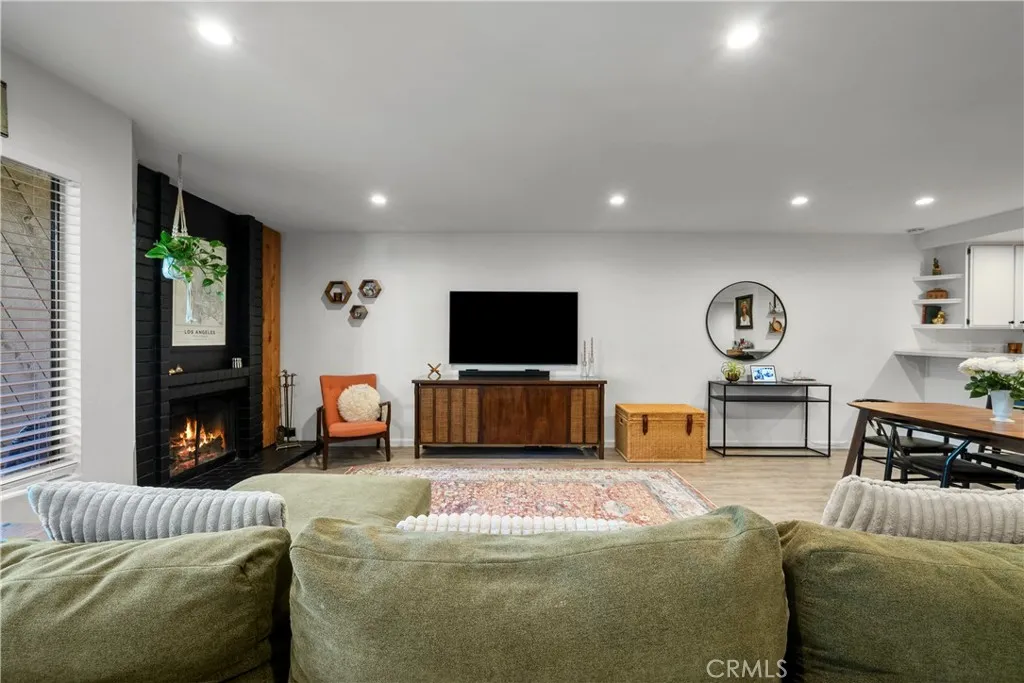 Additional image 39 of 24837 Apple Street Unit B, Newhall, CA 91321