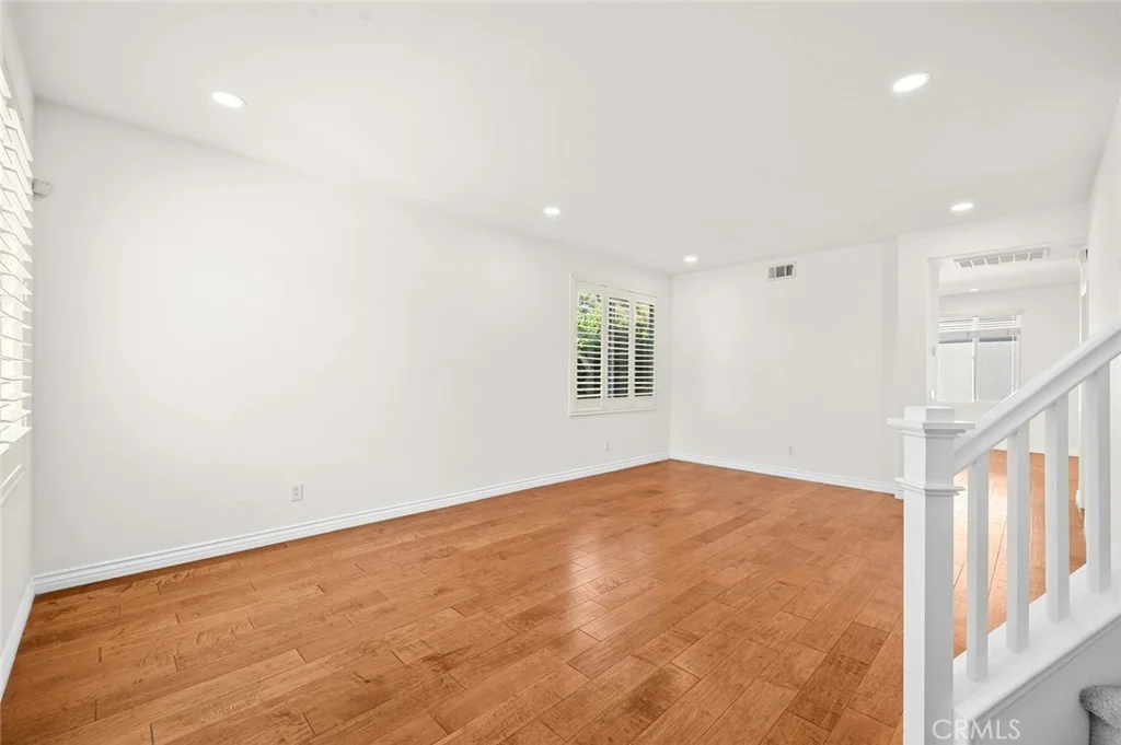29 Washington, Irvine, CA 92606 photo 4